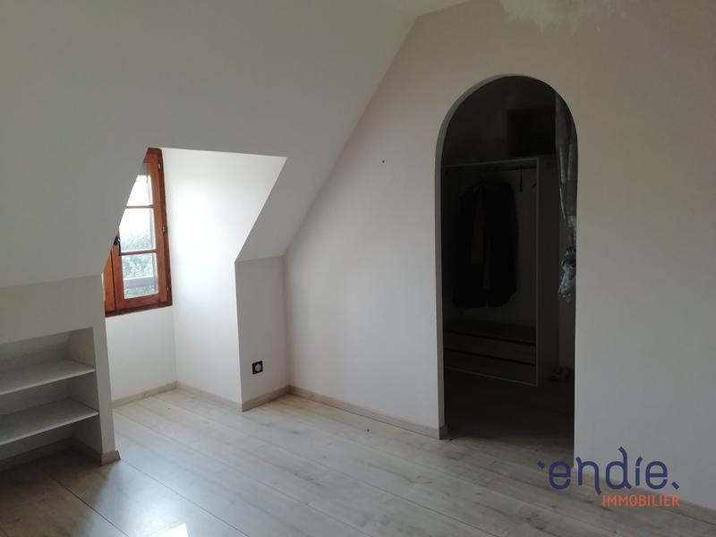 Maison - 230 m² - 7 pièces