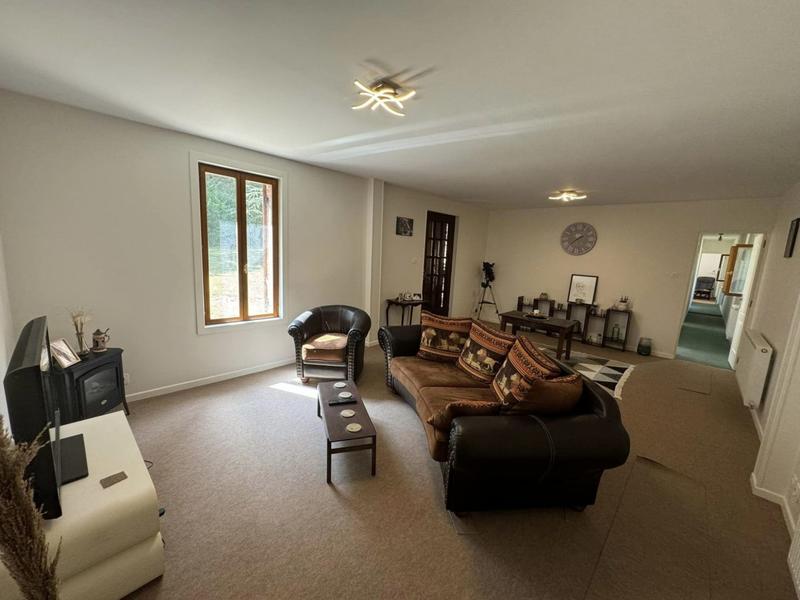 Maison - 218 m² - 12 pièces