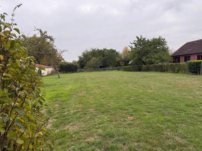 Terrain constructible - 1 084 m²