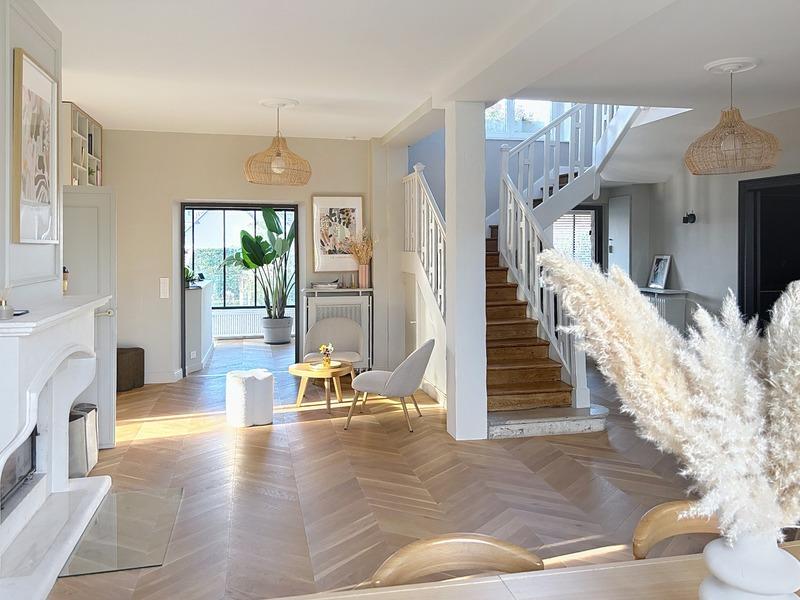 Maison bourgeoise - 300 m² - 9 pièces