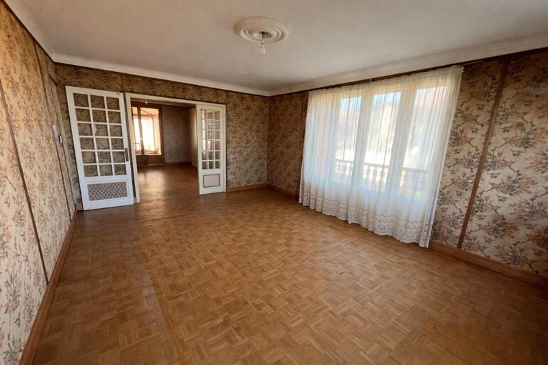 Maison - 181 m² - 7 pièces