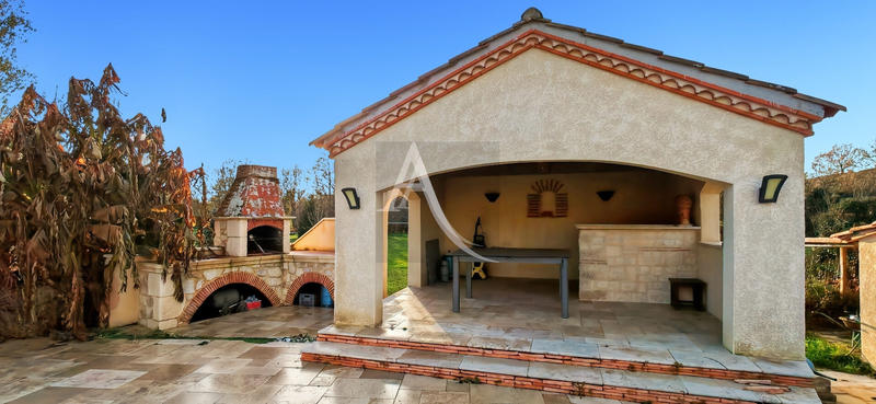 Maison - 184 m² - 7 pièces