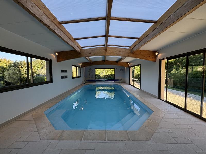 Maison - 140 m² - 5 pièces