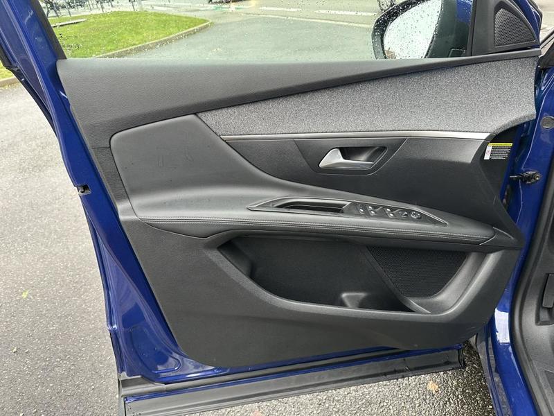 Peugeot 3008 Allure 1.5 BlueHDI 130 Eat8 Bleu Magnetic