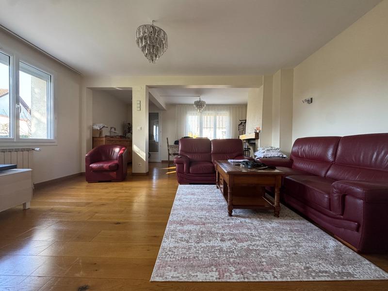 Maison - 182 m² - 7 pièces