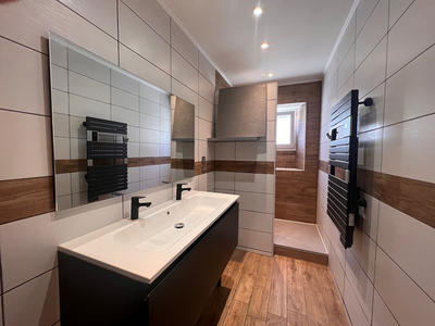 Appartement - 85 m² - 4 pièces