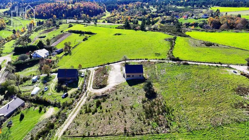 Terrain constructible - 1 200 m²