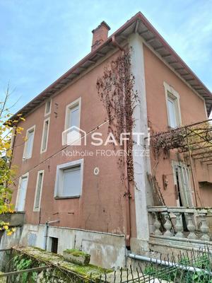 Maison - 235 m² - 8 pièces