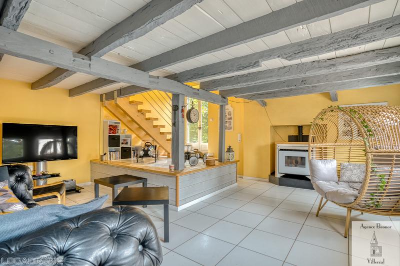 Maison traditionnelle - 315 m² - 10 pièces