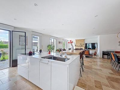 Maison - 260 m² - 10 pièces