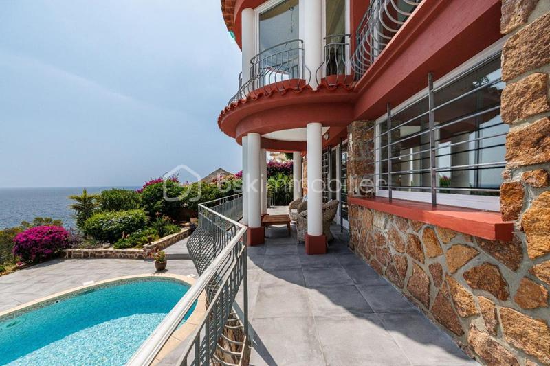 Villa - 219 m² - 5 pièces