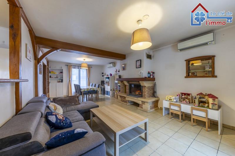 Maison traditionnelle - 99 m² - 6 pièces