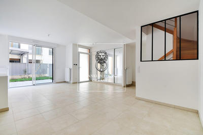 Maison - 97 m² - 5 pièces