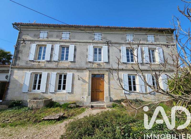 Maison - 260 m² - 8 pièces