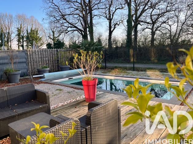 Maison - 211 m² - 5 pièces