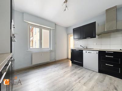 Appartement - 100 m² - 5 pièces