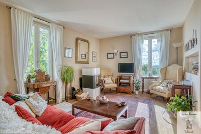 Maison traditionnelle - 195 m² - 7 pièces