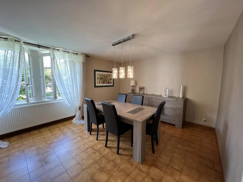 Maison - 199 m² - 7 pièces