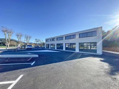 Local commercial - 134 m²