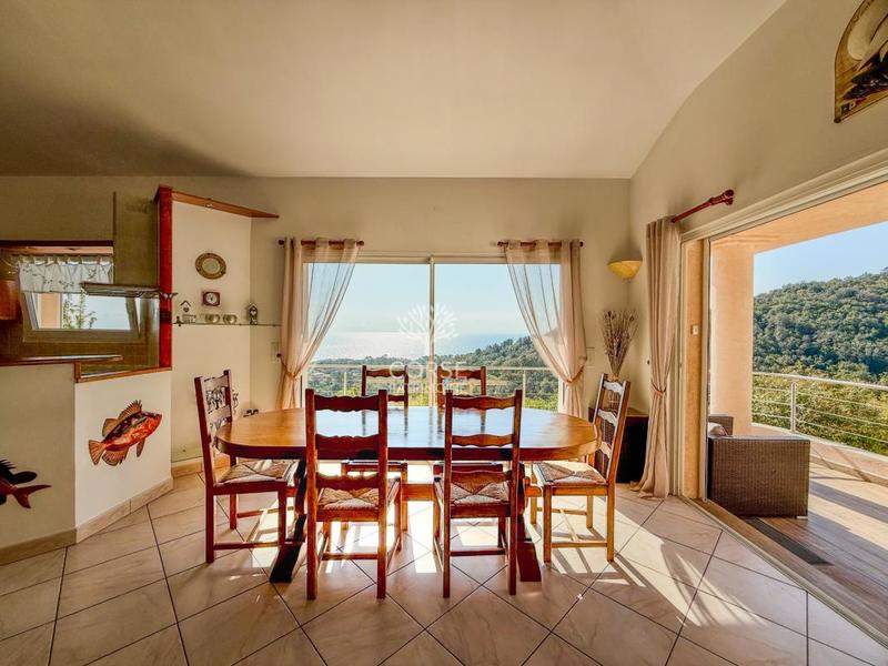 Villa - 185 m² - 5 pièces