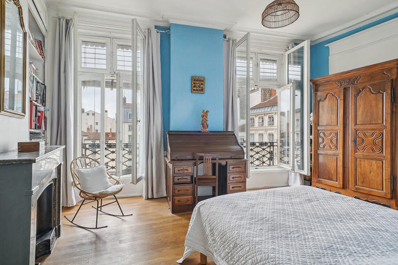 Appartement - 219 m² - 7 pièces