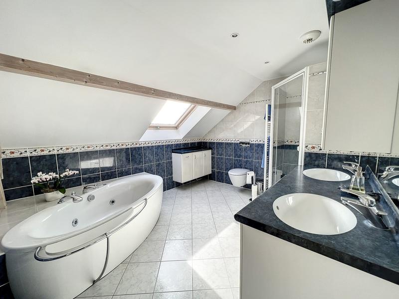 Maison - 173 m² - 5 pièces