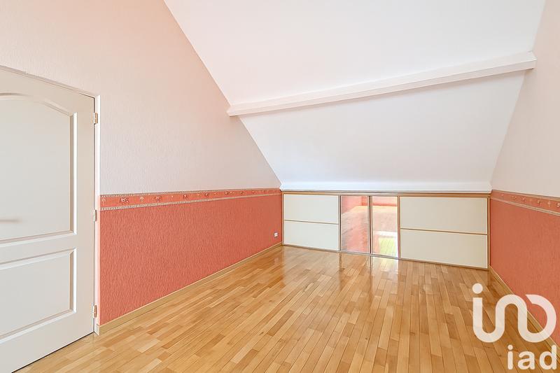 Maison - 177 m² - 7 pièces