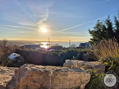 Maison - 240 m² - 8 pièces