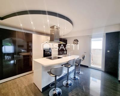 Maison - 194 m² - 8 pièces