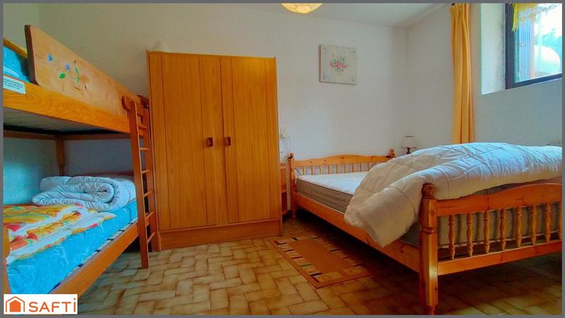 Maison - 184 m² - 9 pièces