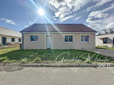 Maison - 85 m² - 5 pièces