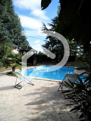 Maison - 229 m² - 10 pièces