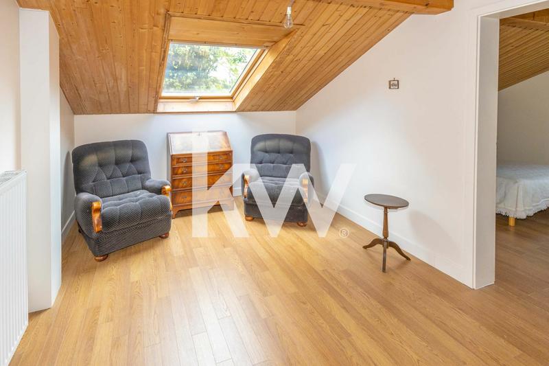 Maison - 287 m² - 8 pièces