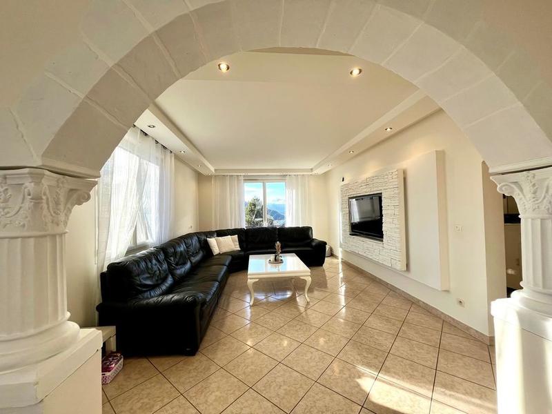 Appartement - 102 m² - 4 pièces