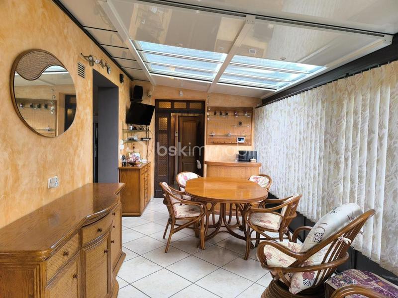 Maison - 218 m² - 10 pièces