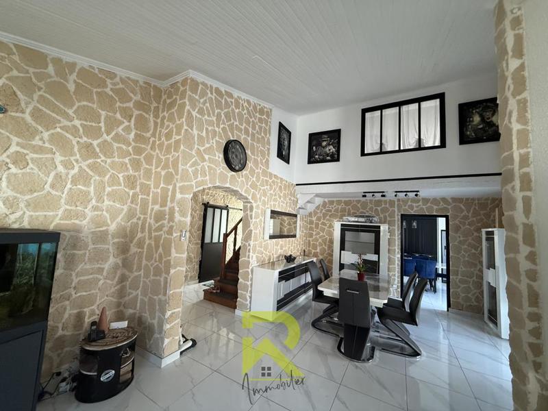 Villa - 161 m² - 6 pièces