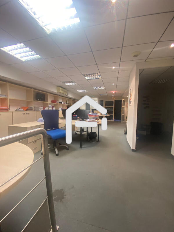 Local commercial - 343 m²