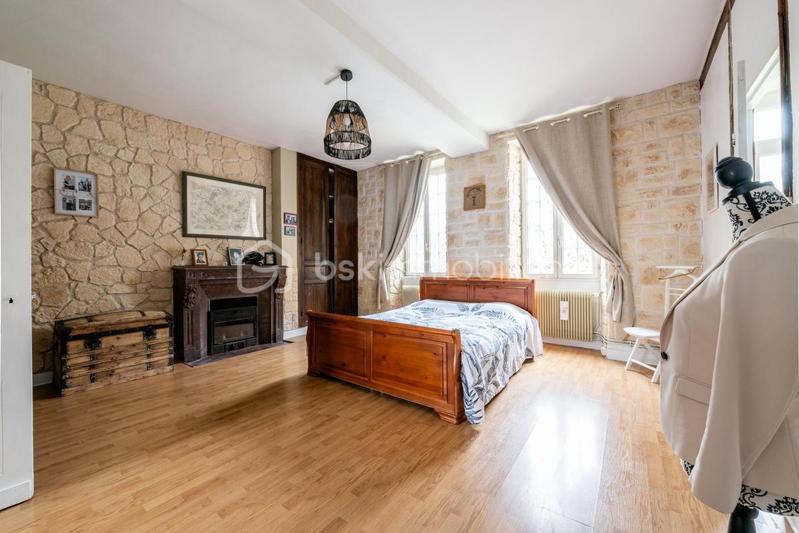 Maison ancienne - 214 m² - 7 pièces