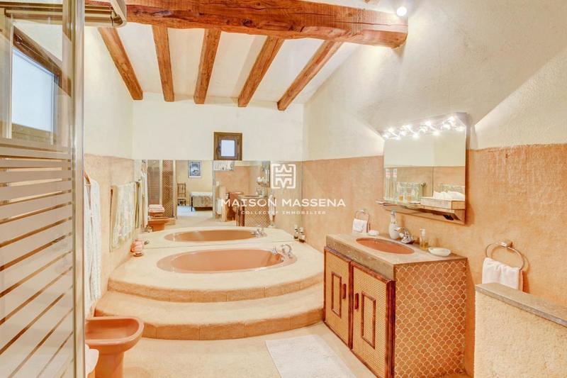 Propriété - 600 m² - 14 pièces