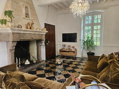 Demeure - 190 m² - 6 pièces