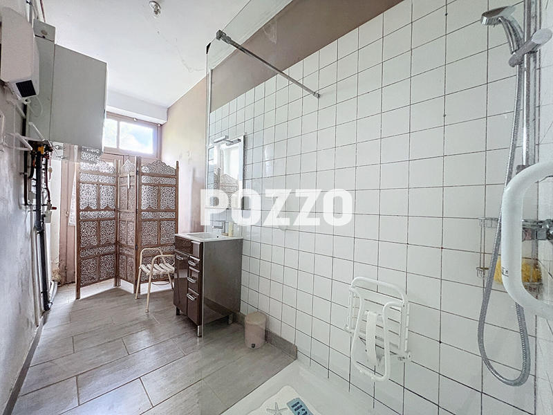 Maison - 170 m² - 10 pièces