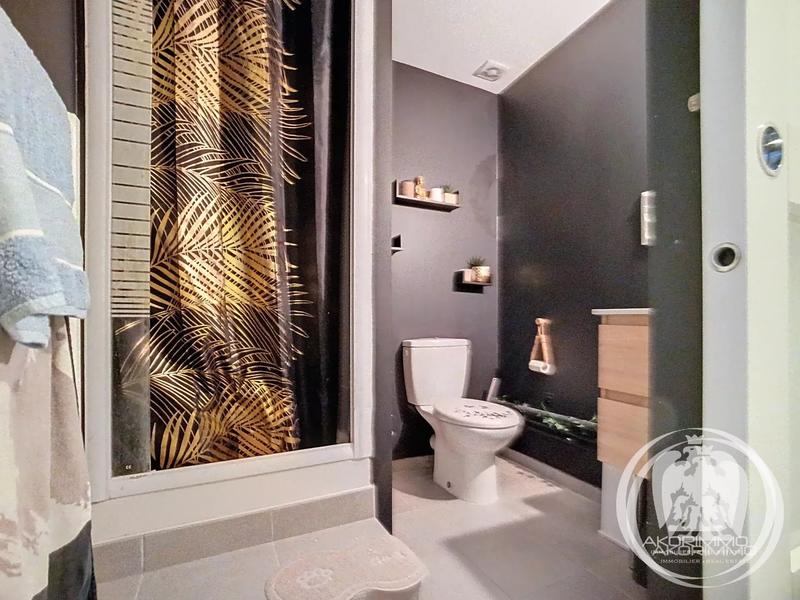 Maison - 198 m² - 8 pièces