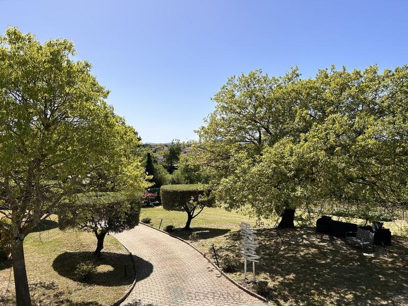 Villa - 300 m² - 13 pièces