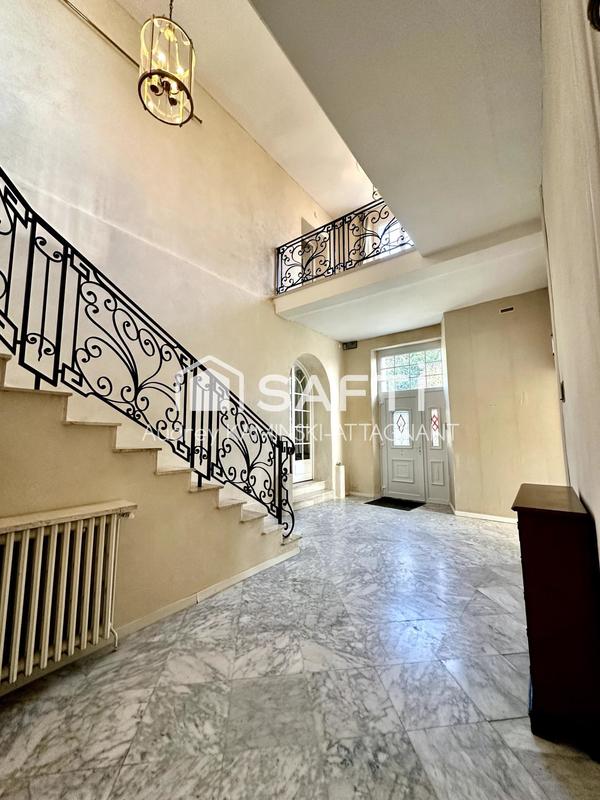 Maison de maîtres - 375 m² - 11 pièces