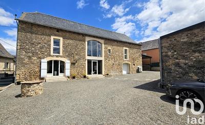 Maison - 251 m² - 7 pièces