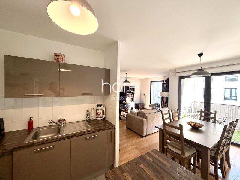 Appartement - 90 m² - 4 pièces