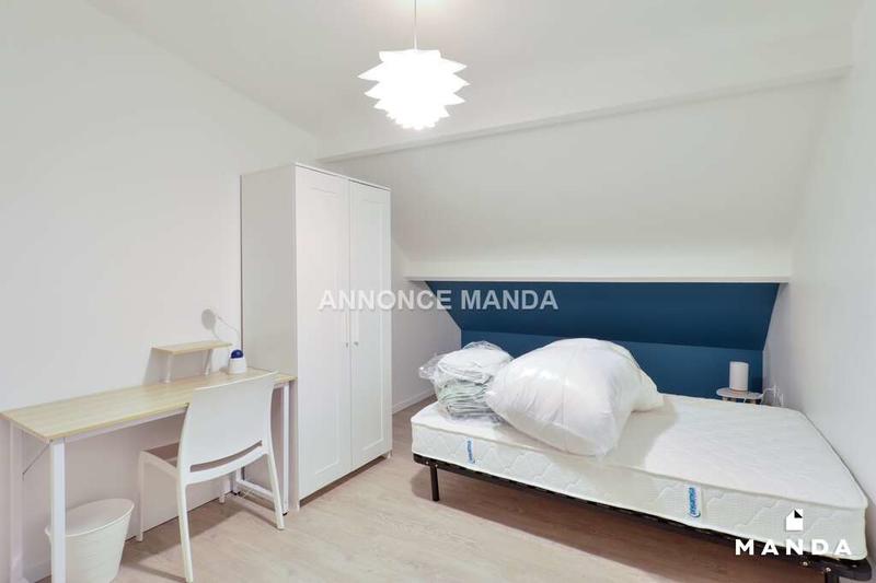 Chambre - 9 m² - 5 pièces