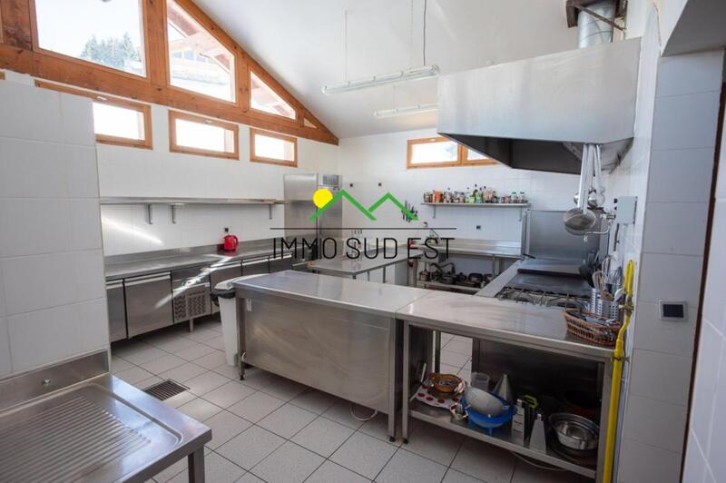 Châlet - 296 m² - 9 pièces