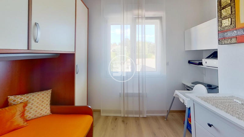 Maison - 260 m² - 6 pièces