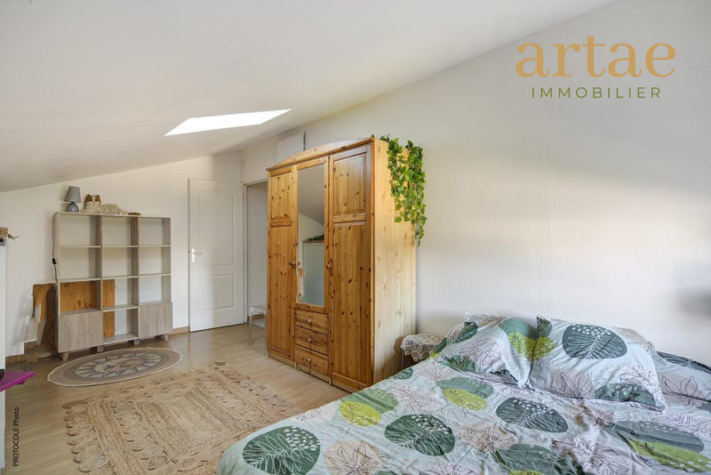 Maison - 210 m² - 6 pièces